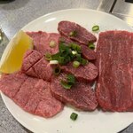 炭火焼肉ホルモン まる味 - 