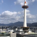 238535243 - 京都タワーを眺めながらのランチ