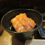 宝寿司分店 - 鮭丼