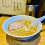 ラーメン屋 游 - 豚骨ラーメン