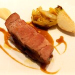 Restaurant Rue richesse - 越後もち豚の2時間ロースト　ジュ ド コション　かぶはコンフィ　見た瞬間美味しい！！