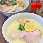 自家製麺らーめん・ごはん倉家 - 鶏白湯+味玉