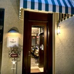 106 サウスインディアン - 落ち着いたエントランスに期待感が膨らむ