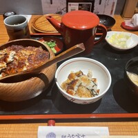 炭焼 うな富士 有楽町店 - そのまま