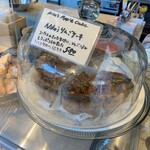ヤホ コーヒーロースター＆ワインバー - 陳列されていたNiko's りんごケーキ