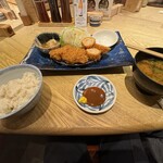 Nadaitonkatsu Katsukura - 筍と海老しんじょうの挟みかつと三元豚ヒレかつ80g セット