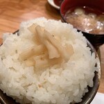 Tonkatsu Tsukiuma - 取り放題のダイコンの漬物が中々イケます