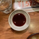 Tonkatsu Tsukiuma - 自家製トンカツソースはお好みで小皿に