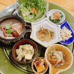 旬彩食堂　三粒に種 - 8種の小鉢