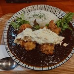 キッチン REST - で、到着。
      美味そうだ。