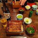 Kawakiyou - 鰻重特上の鰻重とお吸い物とお漬物とお茶とビンビール