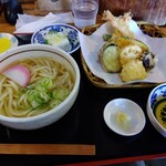 勢吉うどん - 料理写真: