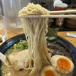 九州らーめん学金 - 低加水ストレート極細麺