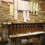 高円寺麦酒工房 - 【2014年01月01日】上はメニュー表、下はサーバーです。