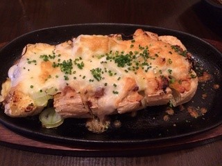 ハマトラ - 新潟栃尾揚げのネギ味噌チーズ焼き