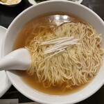 味の中華 羽衣 - Cランチの麺