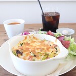 ハーグカフェ - 料理写真:サボイキャベツとベーコンのドリアとアイスコーヒー