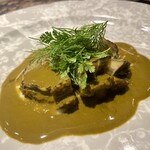 銀座鉄板焼き 肉一凛宮 - 天然活蝦夷鮑の獺祭蒸し新玉葱と肝醤油のソース