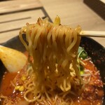 焼肉とWINE TORAYOSHI - 細めのウェーブ麺