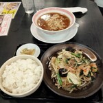 Kourakuen - （ピンぼけ）野菜炒め定食＋素ラーメン（ネギ抜）