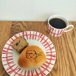 サルドゥバン - カザーナコーヒーのチョコチップスコーン（180円）とカザーナコーヒークリームパン（250円）