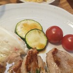 キッチン ブルー グローブ - 備え付け野菜とポテサラ