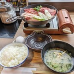 Taishuu Sukiyaki Hokuto - すき焼き定食(並)