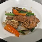 Shin Sekai Saikan - 牛肉のトウチ炒め。僕は豆チが好きなので豚肉の蒸し料理を作ったりするのだけど、こんなにあっさり食べやすいのは意外だった。