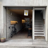 ひがしやま 司 - 2024年3月。コノシマビールでちょい飲みしてから2階へ