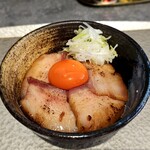 Shinjiko Shijimi Chuukasoba Kohaku - 吊るし焼きバラ丼　　(480円)