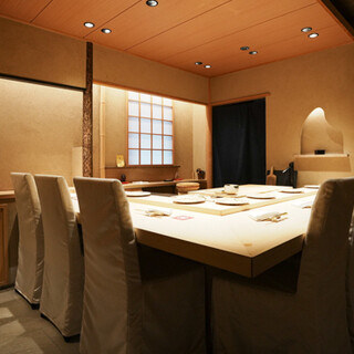 There is a hidden sushi restaurant for adults in Kitashinchi. Open on Sundays and families welcome
