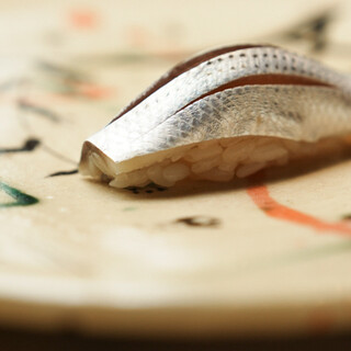 《Beautiful sushi that shines with craftsmanship》 Fresh seasonal ingredients and carefully selected sushi