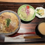 和幸 - ロースかつ丼@1,300円(ご飯、キャベツ、味噌汁お代わり自由)