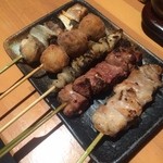 浜鶏 - やきとり5本盛り合わせ　480円
