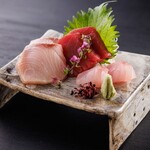 お造り盛り合わせ 三種