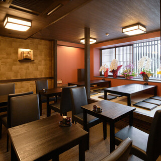 从金阁寺出发交通便利的本店!在充满京都风情的日式空间用餐♫