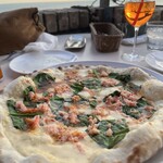 アマルフィイ デラセーラ - ズワイガニとほうれん草を散りばめたピッツァ