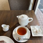 パティスリー・パリセヴェイユ - アールグレイの紅茶もおいしいから好き。