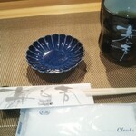 寿し芳 - カウンター前。