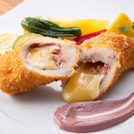 MIDO RESTAURANT PIC NIKA - 国産鶏むね肉のコルドン・ブルー　赤ワインソース※イメージです
