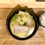 横浜家系ラーメン でら家 - 横浜家系ラーメン でら家 名古屋駅前店