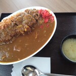 食堂 田舎家 - カツカレー（大盛，みそ汁付き）