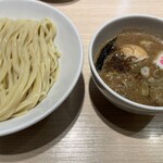 東京アンダーグラウンドラーメン 頑者 - 