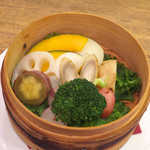 カフェ エ バール ドゥー - 野菜のせいろ蒸し。ドレッシングで食べるのがミソ