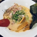 らーめん ２国 お初天神店 - 淡麗かと思いきや。