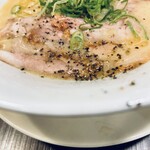 らーめん ２国 お初天神店 - 超柔らかチャーシュー。