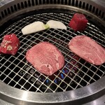 肉亭 まぼたん - 