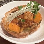 幸せを感じるワインと空飛ぶ唐揚げバル バル平 - 