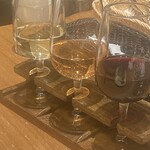 ワイン アンド フレンチ スタイル アペロ - ワイン飲み比べ