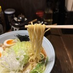 らーめん がら屋 - 中細ストレート麺